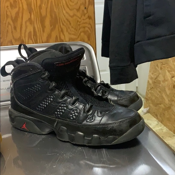 Sneakers - Picture 2 of 3